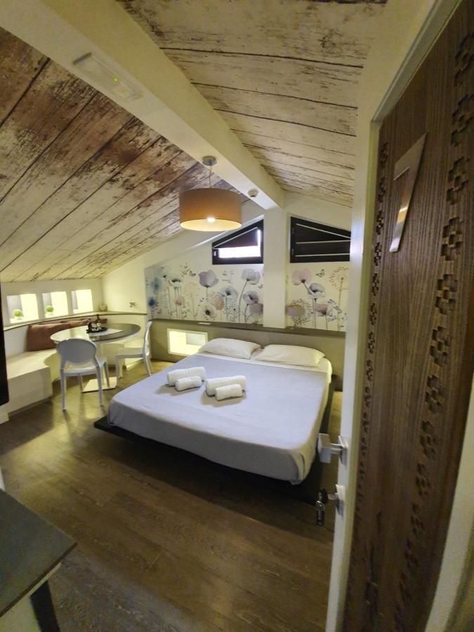 Emphasis Suites & Rooms Cagliari Bagian luar foto