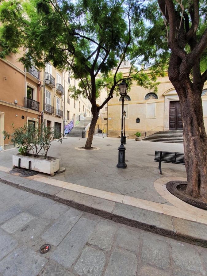 Emphasis Suites & Rooms Cagliari Bagian luar foto